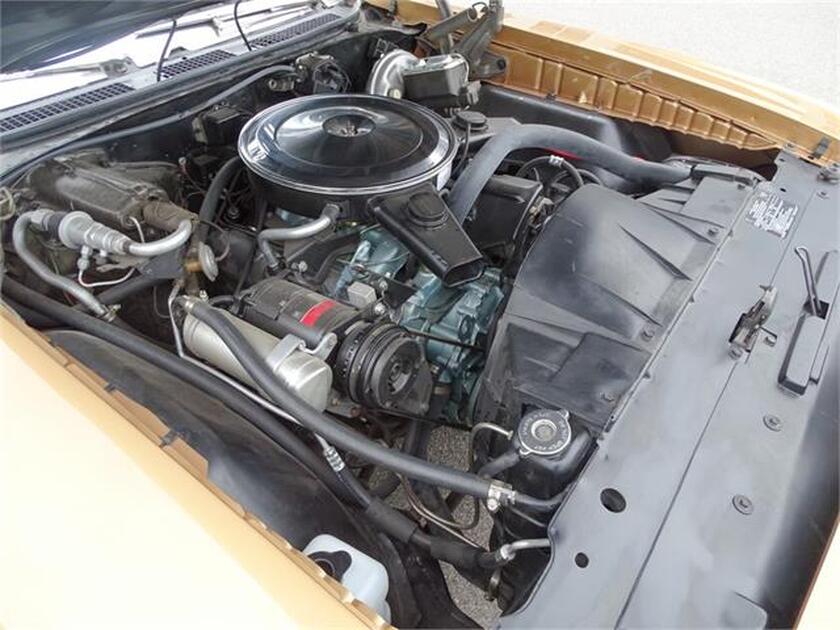 Engine 1970 Pontiac GTO in Mission Hills, Kansas